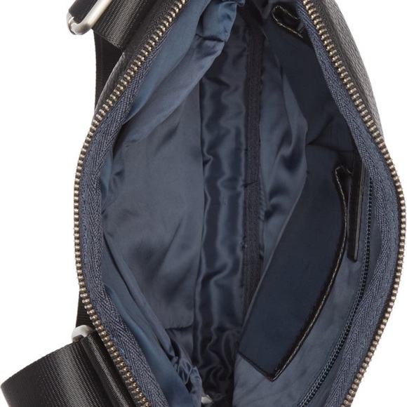 BUGATTI Horizon 2 NWT Blackbook pebble-Grain Leather Crossbody Bag - Picture 3 of 10